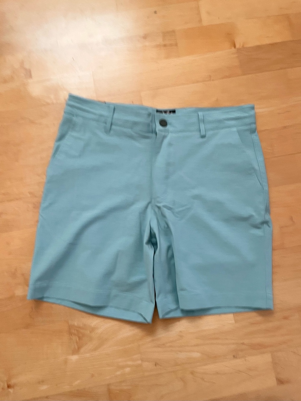 Faherty Men's All Day Shorts (31” waist, 7" inseam)  'Turquoise Sky NWT